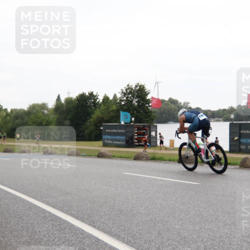 21.06.2025 - 27. Vierlanden-Triathlon H.Heesch http://msf.ph/oto/8013021 15.06.2025 13:27:20 Radfahren 1119, 1146 meine-sportfotos.de