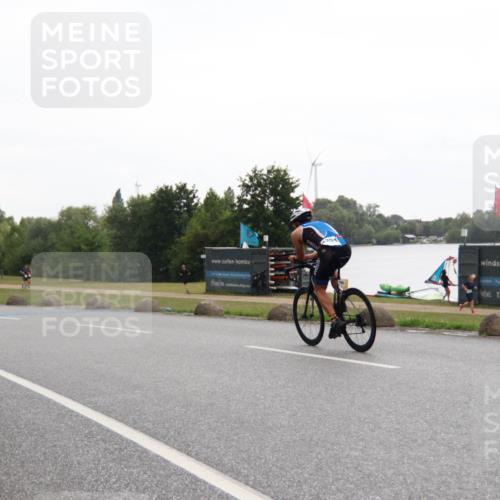 21.06.2025 - 27. Vierlanden-Triathlon H.Heesch http://msf.ph/oto/8013025 15.06.2025 13:27:36 Radfahren 1291 meine-sportfotos.de