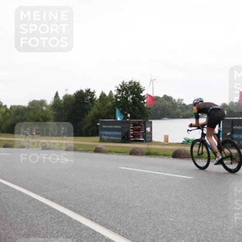 21.06.2025 - 27. Vierlanden-Triathlon H.Heesch http://msf.ph/oto/8013034 15.06.2025 13:27:38 Radfahren 1291 meine-sportfotos.de