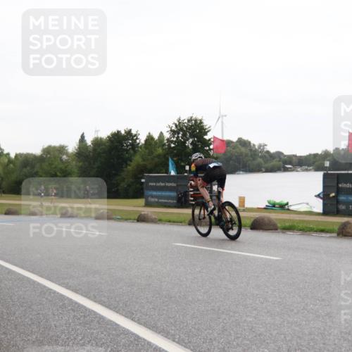 21.06.2025 - 27. Vierlanden-Triathlon H.Heesch http://msf.ph/oto/8013036 15.06.2025 13:27:38 Radfahren 1291 meine-sportfotos.de