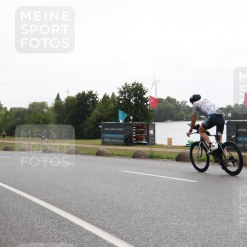 21.06.2025 - 27. Vierlanden-Triathlon H.Heesch http://msf.ph/oto/8013038 15.06.2025 13:27:40 Radfahren 1239, 1291 meine-sportfotos.de