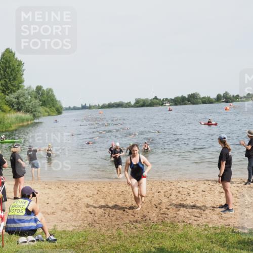 21.06.2025 - 27. Vierlanden-Triathlon MichiJ http://msf.ph/oto/8013043 15.06.2026 10:15:13 Schwimmen 480, 507, 555, 587, 597, 635 meine-sportfotos.de