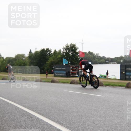 21.06.2025 - 27. Vierlanden-Triathlon H.Heesch http://msf.ph/oto/8013063 15.06.2025 13:27:58 Radfahren 1232, 1244, 1246, 1251, 1255 meine-sportfotos.de