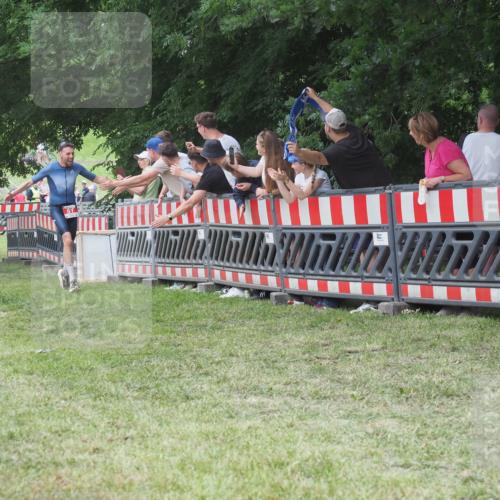 21.06.2025 - 27. Vierlanden-Triathlon KatJ http://msf.ph/oto/8013065 15.06.2025 13:09:56 Ziel 61, 159, 165, 705 meine-sportfotos.de