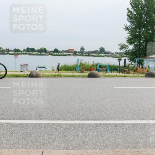 15.06.2025 - 27. Vierlanden-Triathlon H.Heesch http://msf.ph/oto/8013069 15.06.2025 11:08:36 Radfahren 163, 495, 581, 722, 727 meine-sportfotos.de