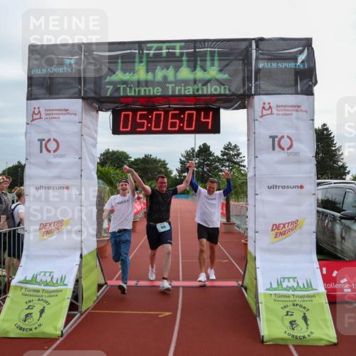 15.06.2025 - 7 Türme Triathlon Michael Strokosch http://msf.ph/oto/8013076 15.06.2025 15:06:04 Ziel 666 meine-sportfotos.de