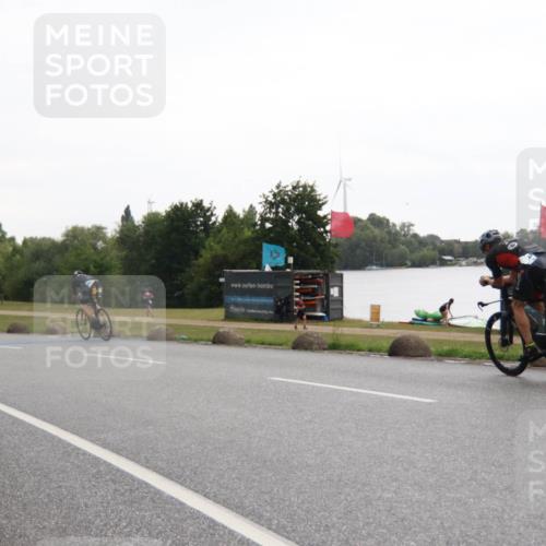 21.06.2025 - 27. Vierlanden-Triathlon H.Heesch http://msf.ph/oto/8013079 15.06.2025 13:28:01 Radfahren 1115, 1232, 1244, 1246, 1251, 1270, 1275, 1295 meine-sportfotos.de