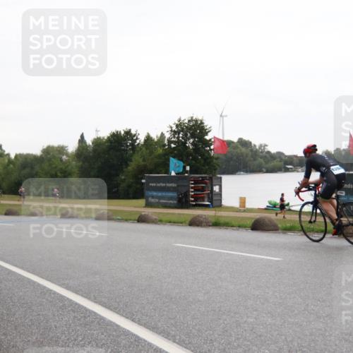 21.06.2025 - 27. Vierlanden-Triathlon H.Heesch http://msf.ph/oto/8013086 15.06.2025 13:28:04 Radfahren 1115, 1246, 1251, 1270, 1275, 1294, 1295 meine-sportfotos.de