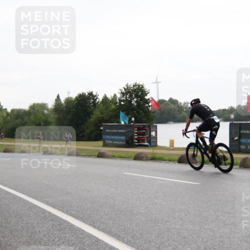 21.06.2025 - 27. Vierlanden-Triathlon H.Heesch http://msf.ph/oto/8013087 15.06.2025 13:28:09 Radfahren 1115, 1136, 1263, 1270, 1294 meine-sportfotos.de