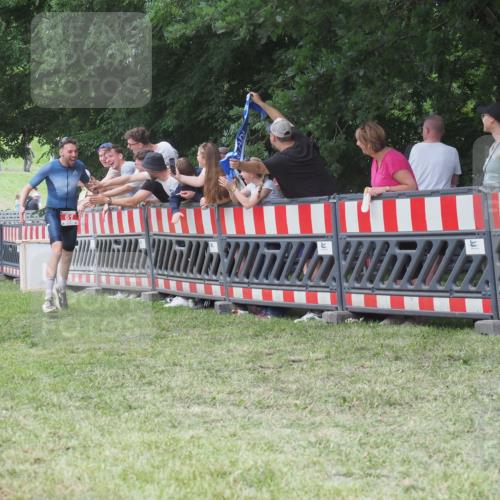 21.06.2025 - 27. Vierlanden-Triathlon KatJ http://msf.ph/oto/8013092 15.06.2025 13:09:56 Ziel 61, 159, 165, 705 meine-sportfotos.de