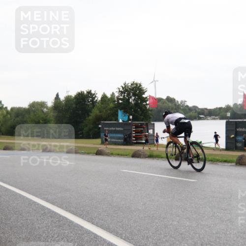 21.06.2025 - 27. Vierlanden-Triathlon H.Heesch http://msf.ph/oto/8013105 15.06.2025 13:28:14 Radfahren 1136, 1263, 1271 meine-sportfotos.de
