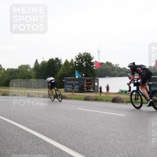 21.06.2025 - 27. Vierlanden-Triathlon H.Heesch http://msf.ph/oto/8013110 15.06.2025 13:28:14 Radfahren 1136, 1263, 1271 meine-sportfotos.de