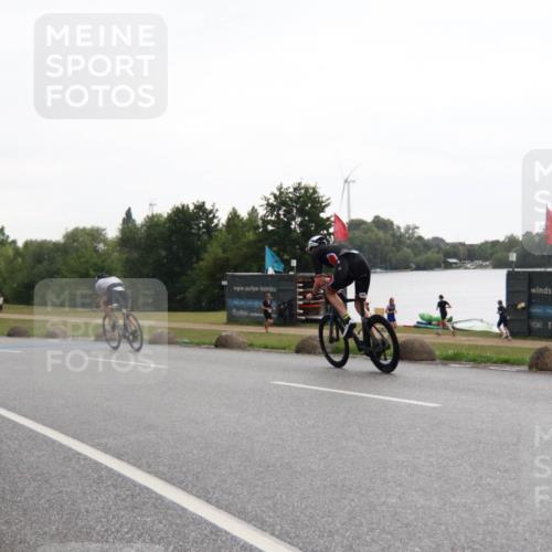 21.06.2025 - 27. Vierlanden-Triathlon H.Heesch http://msf.ph/oto/8013114 15.06.2025 13:28:15 Radfahren 1136, 1259, 1263, 1271 meine-sportfotos.de