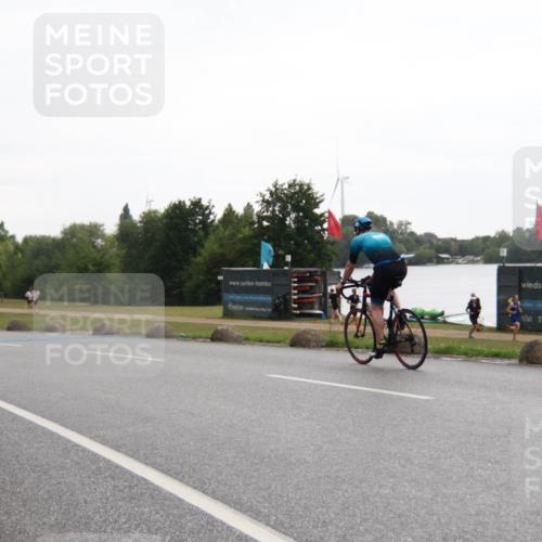 21.06.2025 - 27. Vierlanden-Triathlon H.Heesch http://msf.ph/oto/8013123 15.06.2025 13:28:17 Radfahren 1259, 1263, 1271, 1313 meine-sportfotos.de
