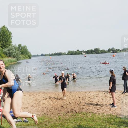 21.06.2025 - 27. Vierlanden-Triathlon MichiJ http://msf.ph/oto/8013132 15.06.2026 10:15:15 Schwimmen 480, 507, 542, 555, 579, 587, 597, 613, 635 meine-sportfotos.de