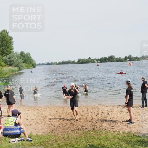 21.06.2025 - 27. Vierlanden-Triathlon MichiJ http://msf.ph/oto/8013150 15.06.2026 10:15:16 Schwimmen 480, 507, 542, 555, 579, 587, 613, 631, 635 meine-sportfotos.de