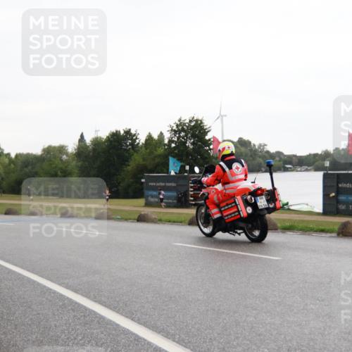 21.06.2025 - 27. Vierlanden-Triathlon H.Heesch http://msf.ph/oto/8013151 15.06.2025 13:28:32 Radfahren 1274, 1276 meine-sportfotos.de