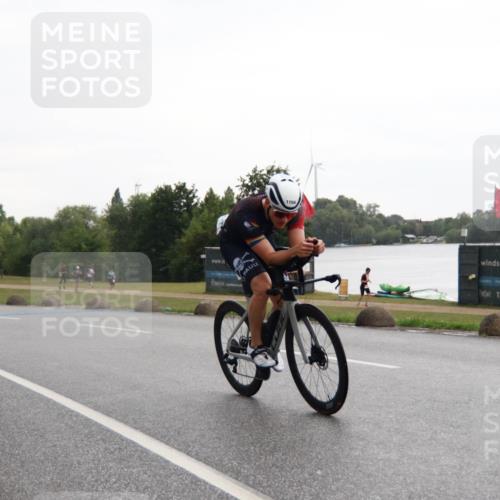 21.06.2025 - 27. Vierlanden-Triathlon H.Heesch http://msf.ph/oto/8013169 15.06.2025 13:28:39 Radfahren 1104, 1274 meine-sportfotos.de