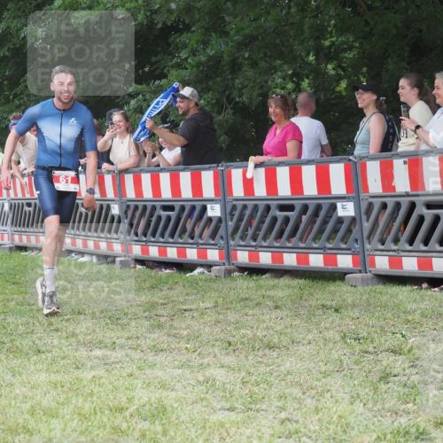 21.06.2025 - 27. Vierlanden-Triathlon KatJ http://msf.ph/oto/8013196 15.06.2025 13:09:58 Ziel 61, 159, 165, 705 meine-sportfotos.de