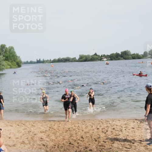 21.06.2025 - 27. Vierlanden-Triathlon MichiJ http://msf.ph/oto/8013215 15.06.2026 10:15:19 Schwimmen 480, 507, 542, 555, 579, 613, 631 meine-sportfotos.de