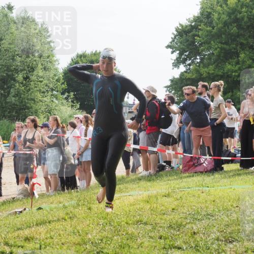15.06.2025 - 27. Vierlanden-Triathlon KatJ http://msf.ph/oto/8013223 15.06.2025 10:14:43 Schwimmen 546, 559, 609, 615 meine-sportfotos.de