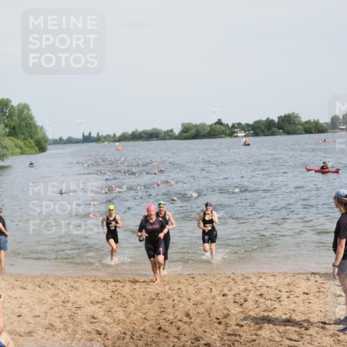 21.06.2025 - 27. Vierlanden-Triathlon MichiJ http://msf.ph/oto/8013226 15.06.2026 10:15:19 Schwimmen 480, 507, 542, 555, 579, 613, 631 meine-sportfotos.de