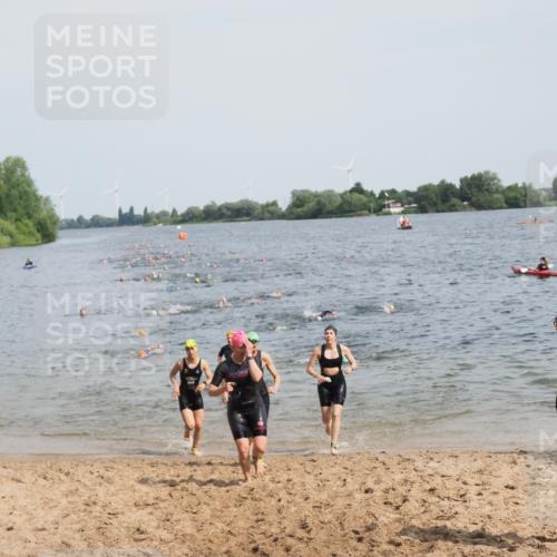 21.06.2025 - 27. Vierlanden-Triathlon MichiJ http://msf.ph/oto/8013244 15.06.2026 10:15:20 Schwimmen 507, 542, 554, 555, 579, 613, 631 meine-sportfotos.de