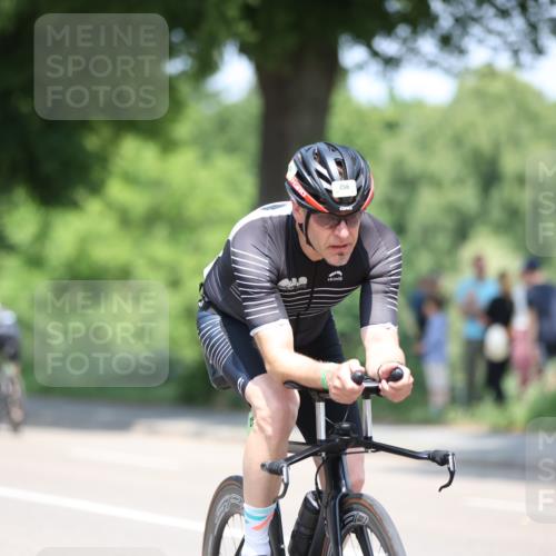 15.06.2025 - 7 Türme Triathlon Yannick Fuchs http://msf.ph/oto/8013250 15.06.2025 12:47:20 Radfahren 256, 291 meine-sportfotos.de