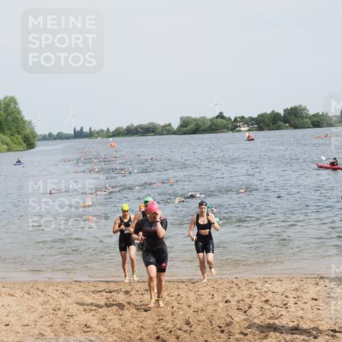 21.06.2025 - 27. Vierlanden-Triathlon MichiJ http://msf.ph/oto/8013253 15.06.2026 10:15:20 Schwimmen 507, 542, 554, 555, 579, 613, 631 meine-sportfotos.de