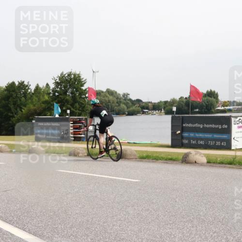 15.06.2025 - 27. Vierlanden-Triathlon H.Heesch http://msf.ph/oto/8013266 15.06.2025 11:08:55 Radfahren 516, 643 meine-sportfotos.de