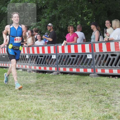 21.06.2025 - 27. Vierlanden-Triathlon KatJ http://msf.ph/oto/8013272 15.06.2025 13:10:01 Ziel 159, 165, 705 meine-sportfotos.de