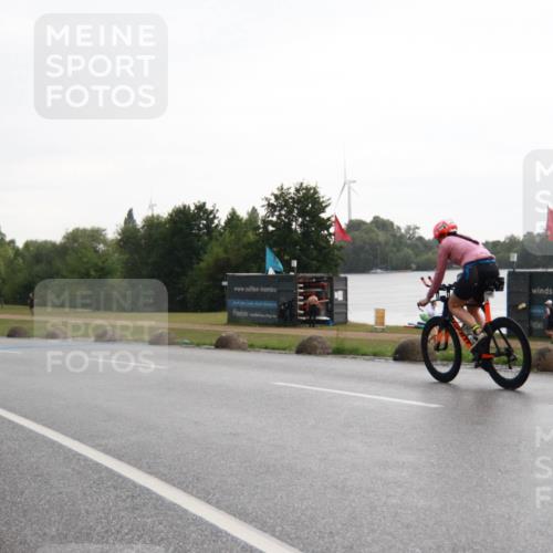 21.06.2025 - 27. Vierlanden-Triathlon H.Heesch http://msf.ph/oto/8013288 15.06.2025 13:29:34 Radfahren 1302 meine-sportfotos.de