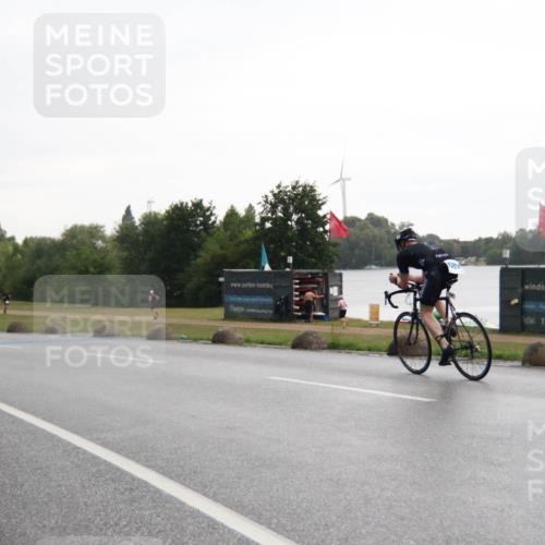 21.06.2025 - 27. Vierlanden-Triathlon H.Heesch http://msf.ph/oto/8013300 15.06.2025 13:29:43 Radfahren 1287 meine-sportfotos.de