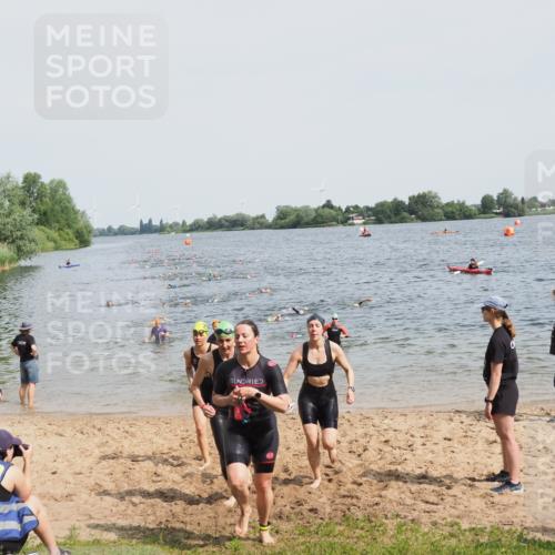 21.06.2025 - 27. Vierlanden-Triathlon MichiJ http://msf.ph/oto/8013334 15.06.2026 10:15:22 Schwimmen 507, 542, 554, 555, 579, 613, 631 meine-sportfotos.de