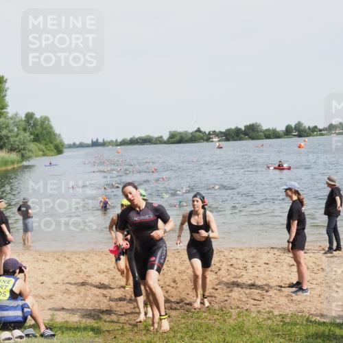 21.06.2025 - 27. Vierlanden-Triathlon MichiJ http://msf.ph/oto/8013344 15.06.2026 10:15:23 Schwimmen 507, 542, 554, 579, 613, 631 meine-sportfotos.de