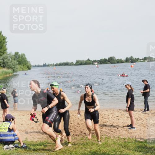 21.06.2025 - 27. Vierlanden-Triathlon MichiJ http://msf.ph/oto/8013354 15.06.2026 10:15:24 Schwimmen 507, 542, 554, 579, 613, 631 meine-sportfotos.de