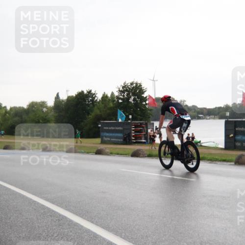 21.06.2025 - 27. Vierlanden-Triathlon H.Heesch http://msf.ph/oto/8013364 15.06.2025 13:30:15 Radfahren 1264 meine-sportfotos.de
