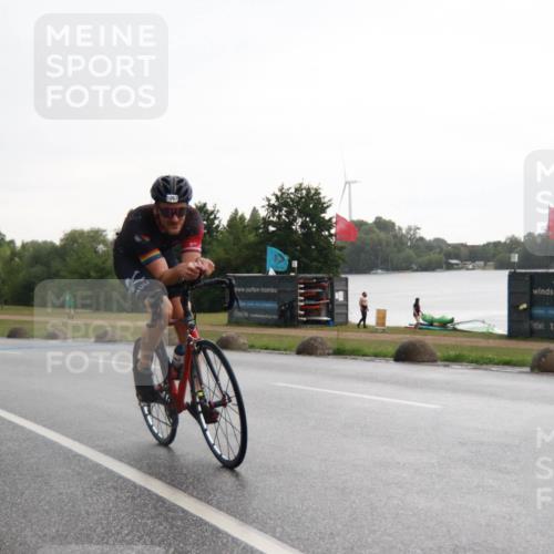 21.06.2025 - 27. Vierlanden-Triathlon H.Heesch http://msf.ph/oto/8013371 15.06.2025 13:30:19 Radfahren 1097, 1264 meine-sportfotos.de