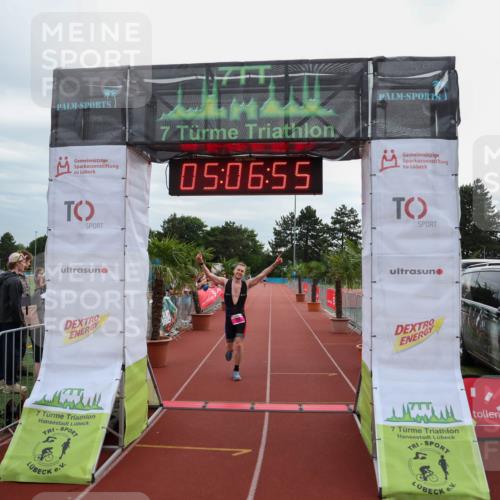 15.06.2025 - 7 Türme Triathlon Michael Strokosch http://msf.ph/oto/8013378 15.06.2025 15:06:54 Ziel 222 meine-sportfotos.de