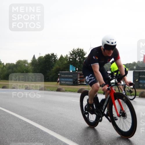 21.06.2025 - 27. Vierlanden-Triathlon H.Heesch http://msf.ph/oto/8013389 15.06.2025 13:30:28 Radfahren 1110, 1262, 1296 meine-sportfotos.de