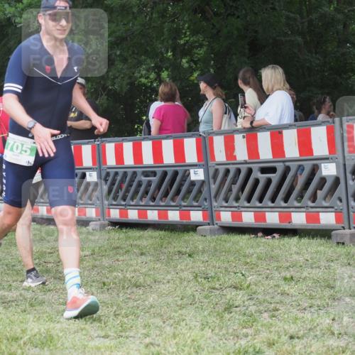 21.06.2025 - 27. Vierlanden-Triathlon KatJ http://msf.ph/oto/8013397 15.06.2025 13:10:04 Ziel 159, 165, 705 meine-sportfotos.de