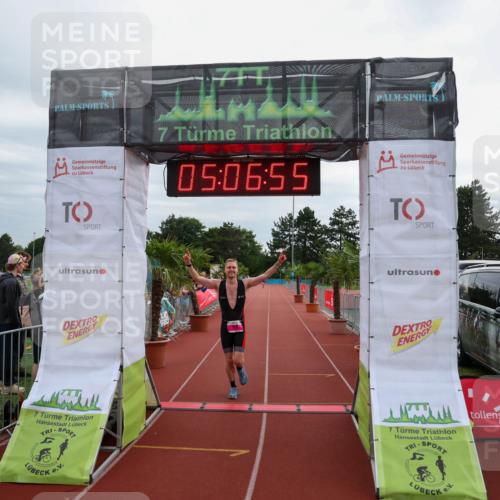 15.06.2025 - 7 Türme Triathlon Michael Strokosch http://msf.ph/oto/8013406 15.06.2025 15:06:55 Ziel 222 meine-sportfotos.de