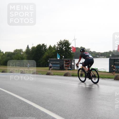 21.06.2025 - 27. Vierlanden-Triathlon H.Heesch http://msf.ph/oto/8013409 15.06.2025 13:30:46 Radfahren 1245 meine-sportfotos.de
