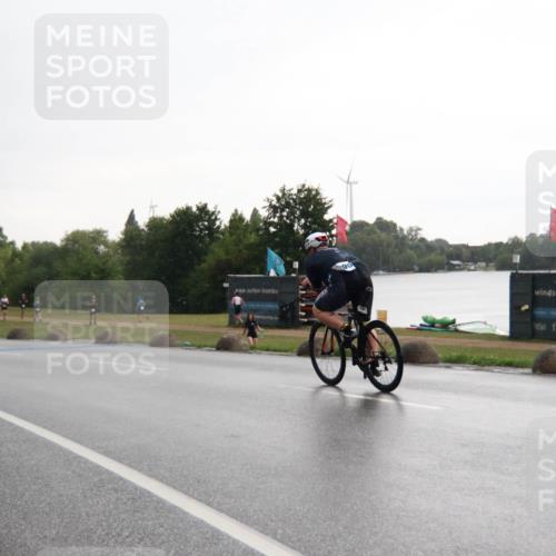 21.06.2025 - 27. Vierlanden-Triathlon H.Heesch http://msf.ph/oto/8013414 15.06.2025 13:31:02 Radfahren 1290 meine-sportfotos.de