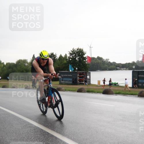 21.06.2025 - 27. Vierlanden-Triathlon H.Heesch http://msf.ph/oto/8013420 15.06.2025 13:31:27 Radfahren 1107 meine-sportfotos.de