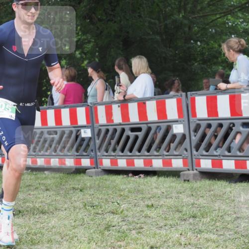 21.06.2025 - 27. Vierlanden-Triathlon KatJ http://msf.ph/oto/8013425 15.06.2025 13:10:04 Ziel 159, 165, 705 meine-sportfotos.de