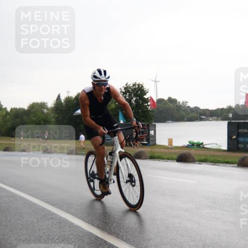 21.06.2025 - 27. Vierlanden-Triathlon H.Heesch http://msf.ph/oto/8013426 15.06.2025 13:31:39 Radfahren 1116 meine-sportfotos.de