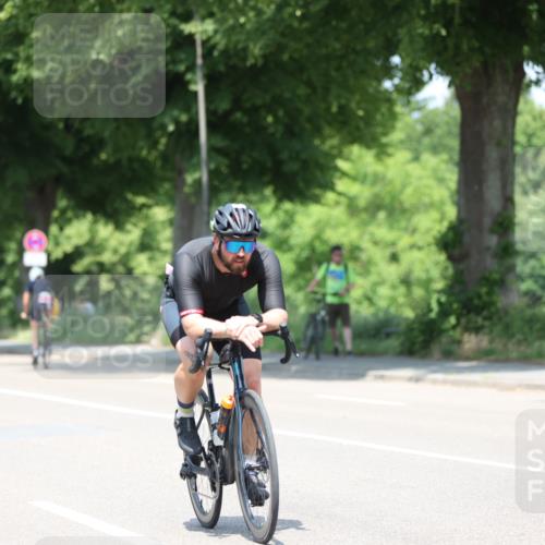 15.06.2025 - 7 Türme Triathlon Yannick Fuchs http://msf.ph/oto/8013454 15.06.2025 12:47:28 Radfahren 202, 633 meine-sportfotos.de