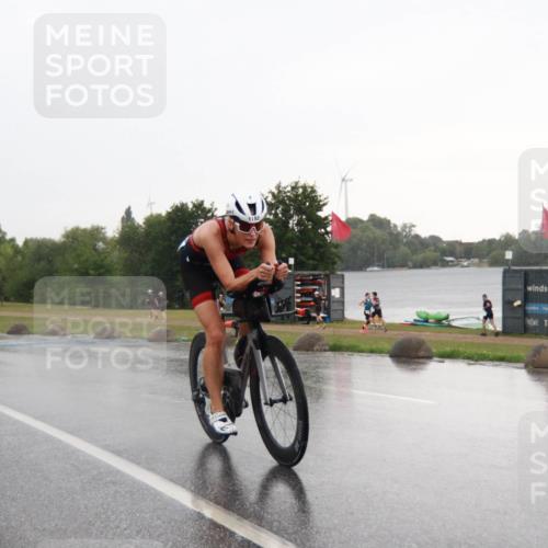 21.06.2025 - 27. Vierlanden-Triathlon H.Heesch http://msf.ph/oto/8013466 15.06.2025 13:37:53 Radfahren 1182 meine-sportfotos.de
