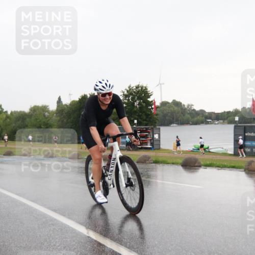 21.06.2025 - 27. Vierlanden-Triathlon H.Heesch http://msf.ph/oto/8013471 15.06.2025 13:39:41 Radfahren 1222 meine-sportfotos.de